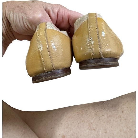 Tory Burch luxury Caroline Beige Camel Patent Leather‎ Gold Logo Ballet Flat 8.5 - Picture 9 of 9